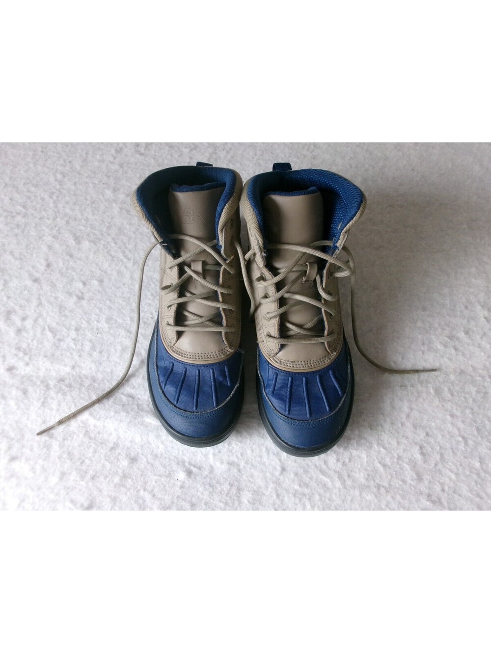 Nike ACG Boots Youth Size 6Y Blue Tan Snow Duck Winter Hiking 524872-201